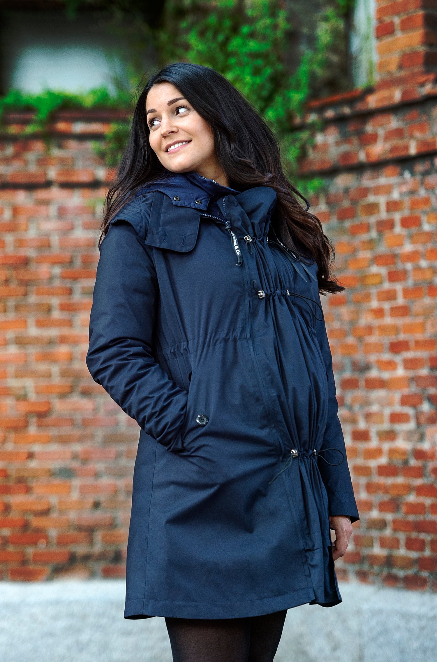 Wombat &amp; Co. KOWARI 4-in-1 Ganzjahres-Umstandsjacke/Tragejacke – Marineblau – Tragejacke – MamaMilla