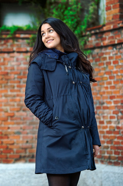 Wombat &amp; Co. KOWARI 4-in-1 Ganzjahres-Umstandsjacke/Tragejacke – Marineblau – Tragejacke – MamaMilla
