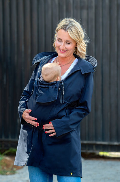 Wombat &amp; Co. KOWARI 4-in-1 Ganzjahres-Umstandsjacke/Tragejacke – Marineblau – Tragejacke – MamaMilla
