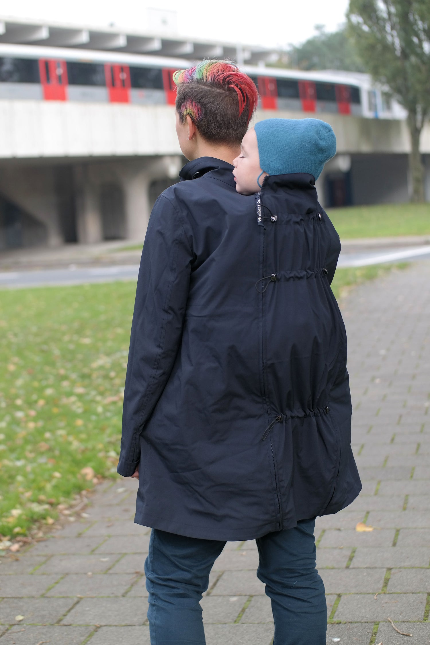 Wombat &amp; Co. KOWARI 4-in-1 Ganzjahres-Umstandsjacke/Tragejacke – Marineblau – Tragejacke – MamaMilla
