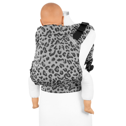 Fidella Fusion Fullbuckle Bärsel - Leopard Silver - Bärsele - MamaMilla