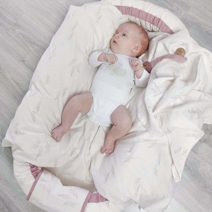 MamaMilla babynest med Fossflakes fyld - Rose feathers - Babynest - MamaMilla